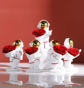 Customized Preserved Flowers Spaceman Astronaut Plaster Ornament Rose Birthday Christmas Day Gifts 